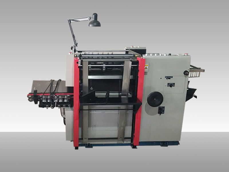 什么是作業本包皮機